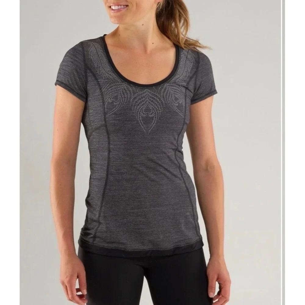 Lululemon Run: Silver Bullet Short Sleeve Tech Drawstring Hem Yoga Top Size 12